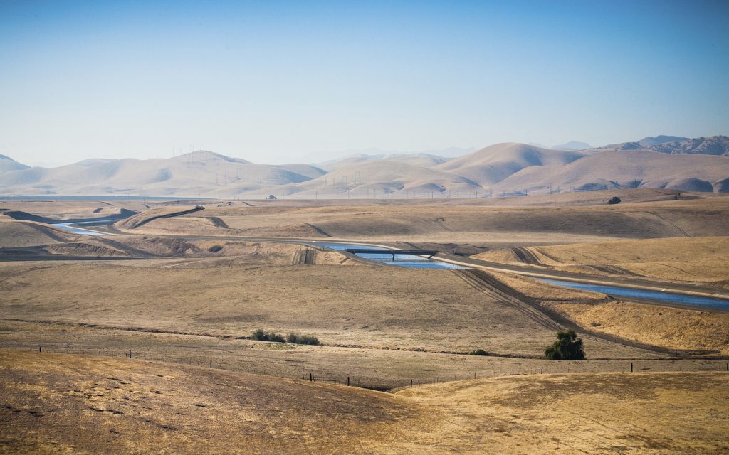 The California aqueduct, the central component of the California State Water Project, moves fresh water down the state from Northern California into the irrigation networks of the central valley and into the Southern California. Image via Metropolitan Water District