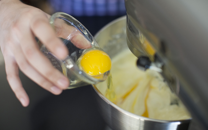 Cannabis-infused blueberry cheesecake: making the cheesecake filling